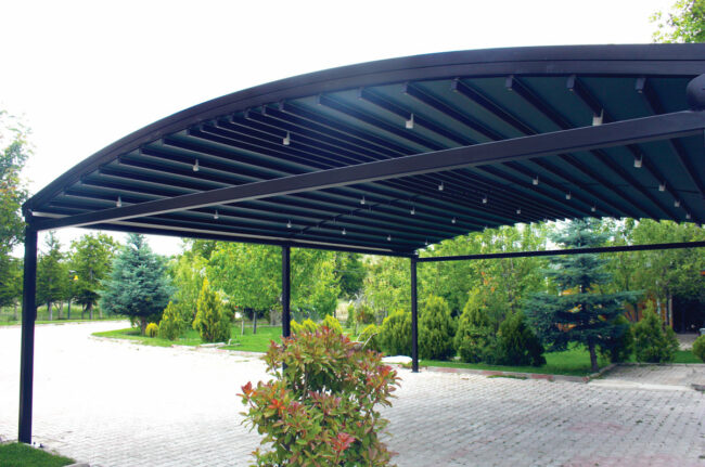 Pergola à toile rétractable autoportée à toit arrondi à toit arrondi - ref. Pearl